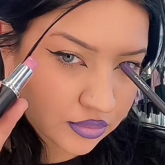 ✏️ GRAPE EXPECTATIONS a MAC LIP PENCIL $25 **NEW IN THE BOX. - Picture 10 of 13